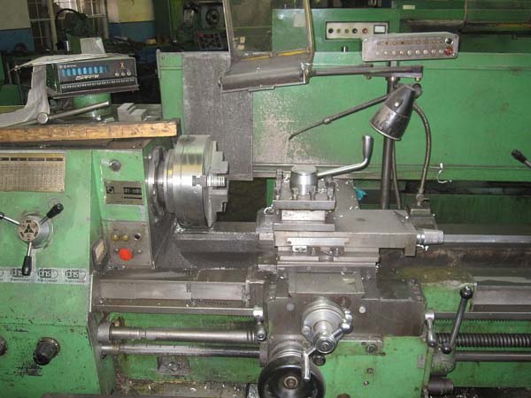 ФТ-11Ф1 Загальний вигляд токарно-гвинторізного верстата Загальний вигляд універсального токарно-гвинторізного верстата ФТ-11ф1